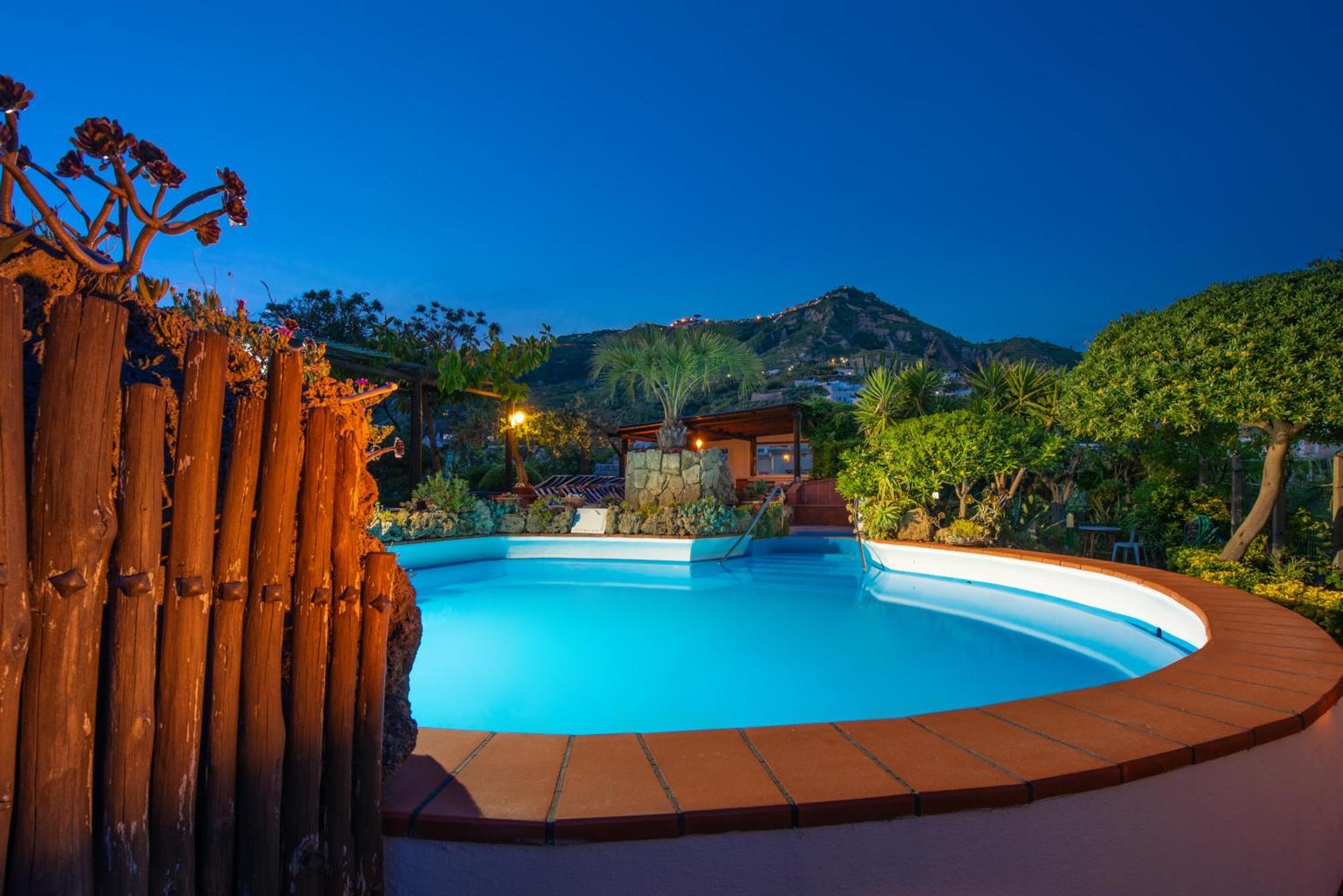 Hotel Villa Sirena Sant'Angelo  المظهر الخارجي الصورة